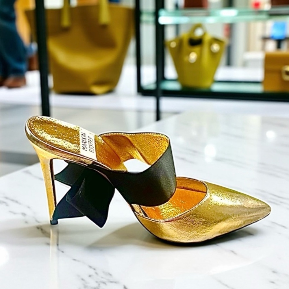Markin Ryyppy Markinryyppy Metallic
Gold Mule Heels Shoes Black Ribbon Accent 7